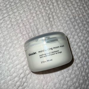 Glossier Moisturizing Moon Mask